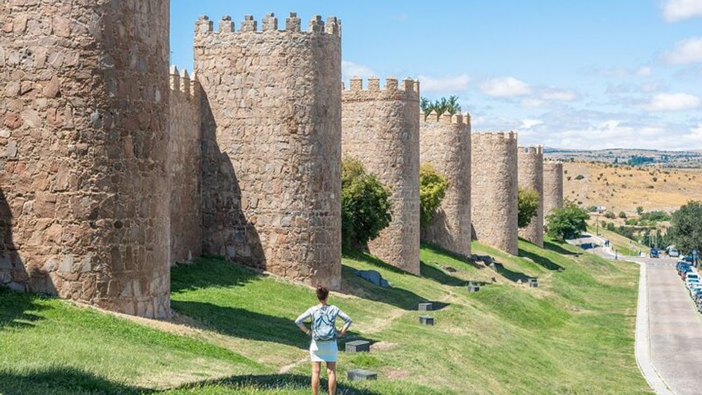 Avila and Salamanca Sightseeing Bus Tour from Madrid
