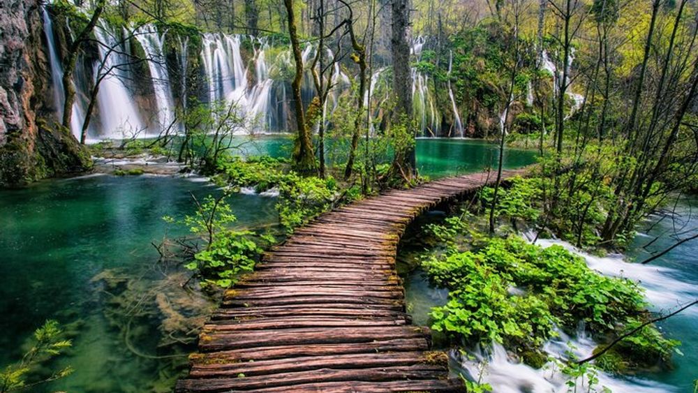 From Zadar: Plitvice Lakes with Boat Ride & Zadar Old town tour
