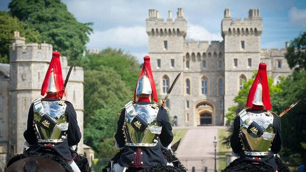 Stonehenge, Windsor Castle and Bath from London