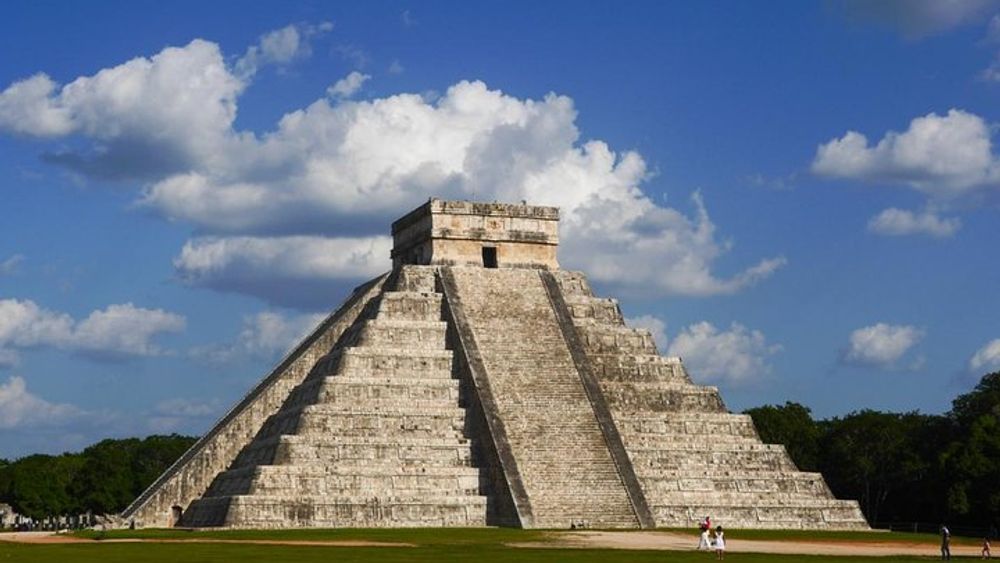 Chichen Itza, Cenote Ik Kil, Valladolid Tour from Cancun