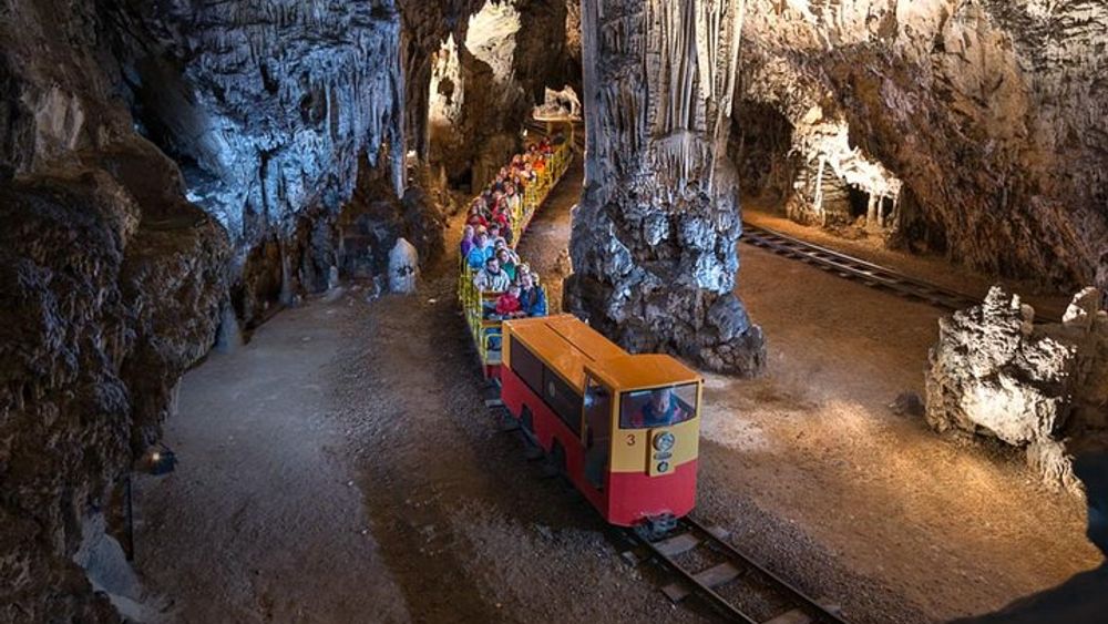 Ljubljana to Postajna Cave and Predjama Castle Half-Day Tour