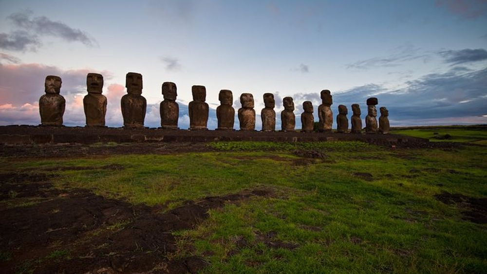 Easter Island Tour: Ahu Tongarik, Rano Raraku, Anakena Beach