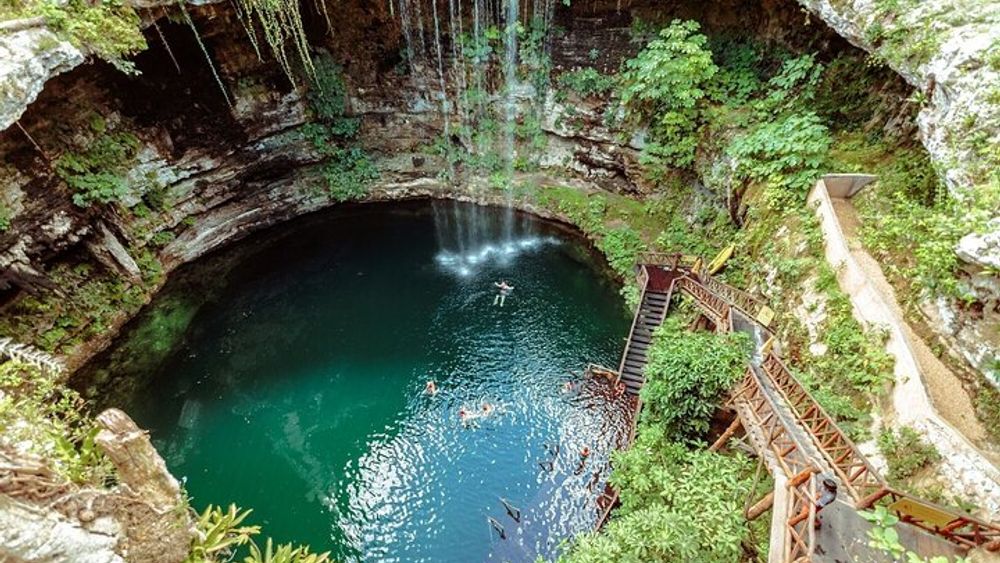 Early morning Chichen Itza, Sinkhole and Colonial Gem