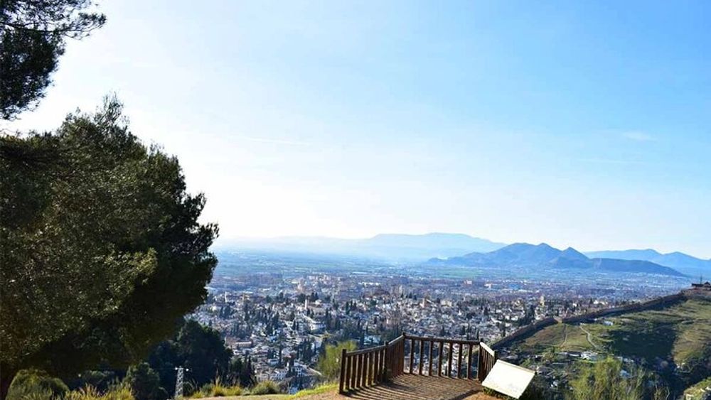 Hiking in the natural park on the outskirts of the Alhambra