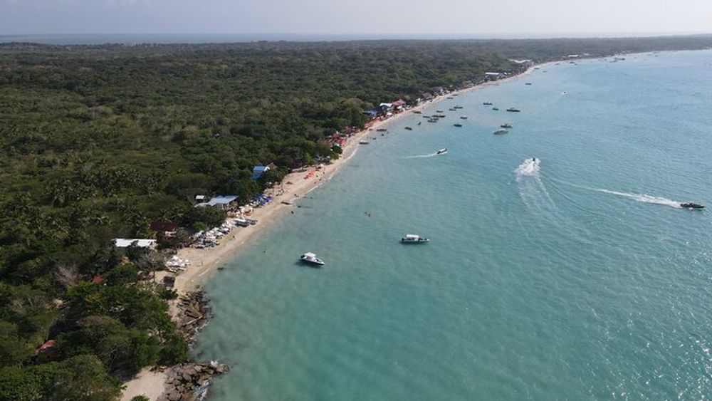 Rosario Islands Full-Day Island Hopping Tour from Cartagena