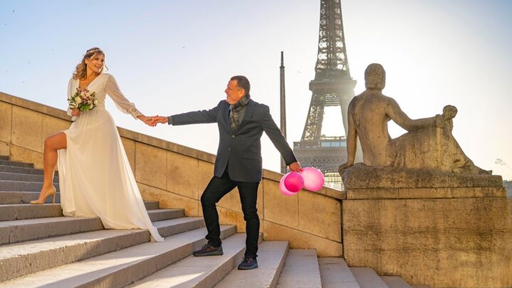 Eiffel Tower Wedding Vows Renewal Ceremony in Paris