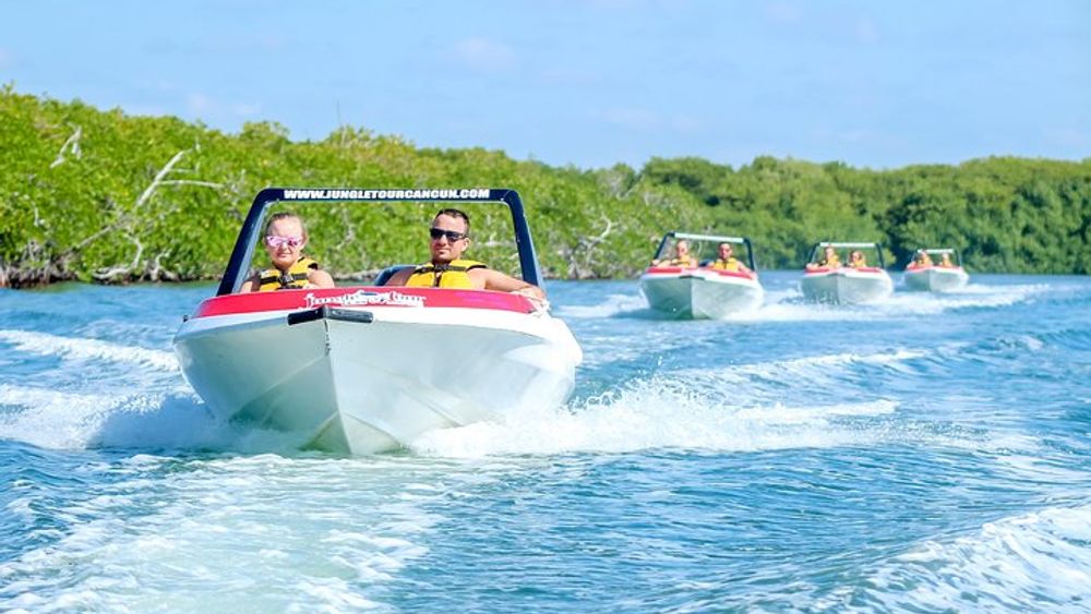Cancun Speed Boat and Snorkeling Nichupté Lagoon Guided Tour