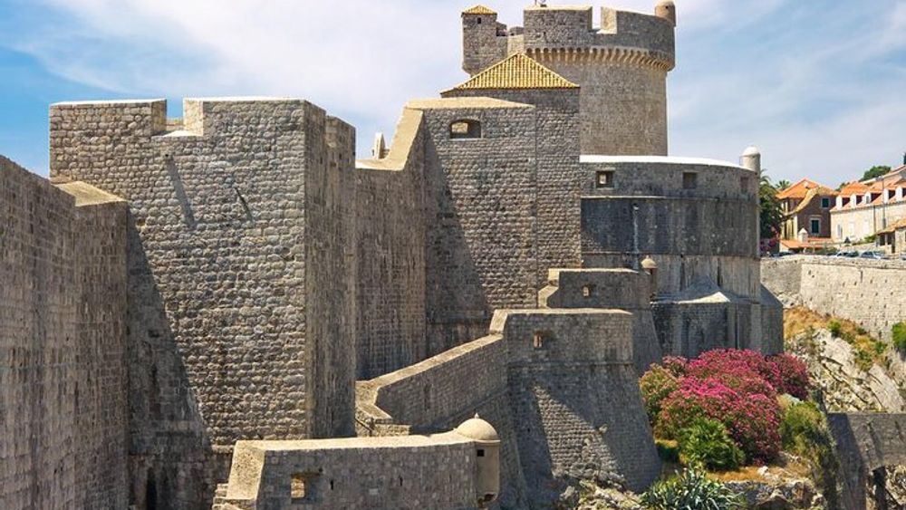 Ancient City Walls & Wars Walking Tour