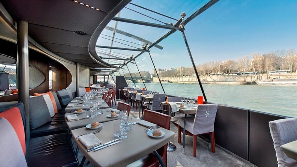 Luxury Paris Day Trip plus Bateaux Parisiens Lunch Cruise with Louvre Upgrade