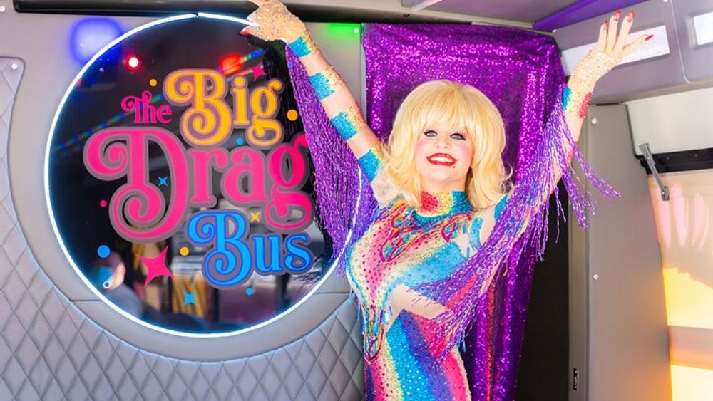 Nashville Big Drag Party Bus Tour with Hosts and Performances