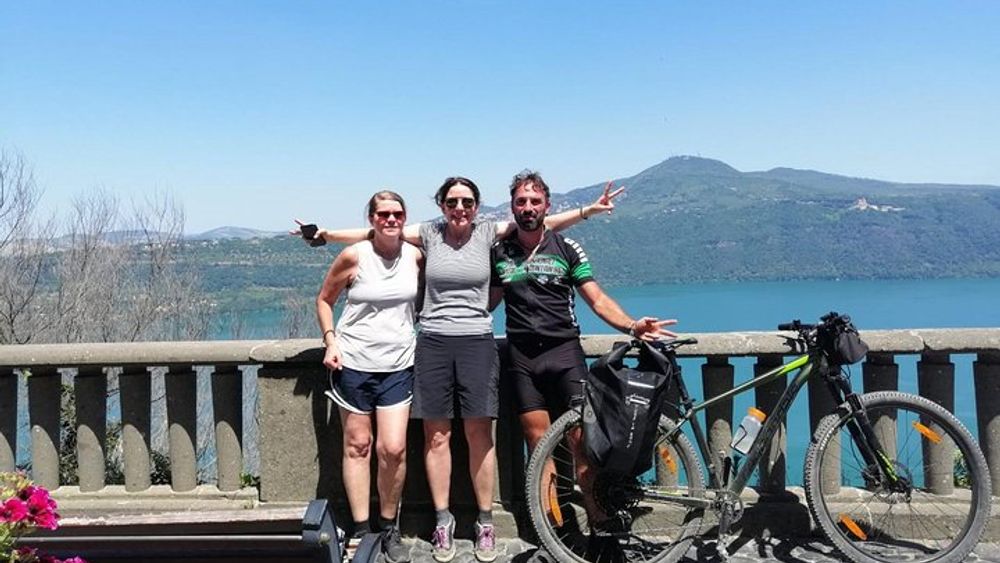Appian Way Guided E-Bike Tour to Castel Gandolfo with Lunch