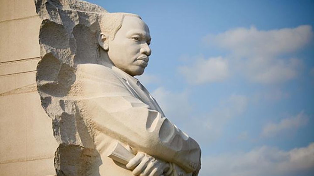 Potomac River Cruise and Washington DC Sightseeing Coach Tour