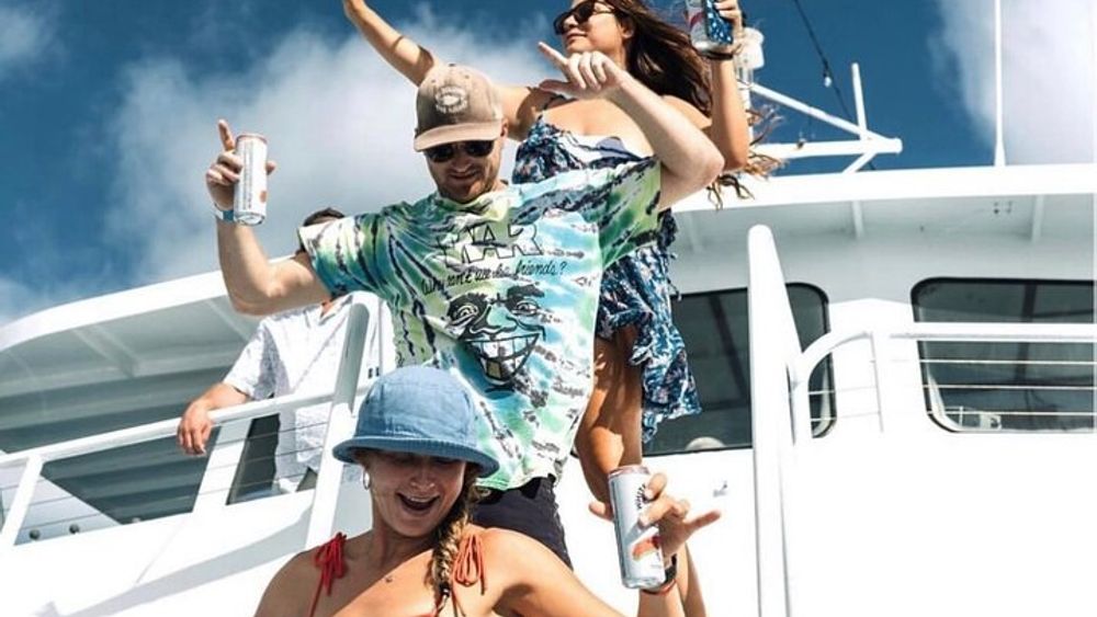 Honolulu BYOB Boat Party with Live DJ