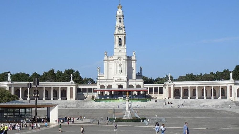 Day trip to Óbidos, Nazaré, Fátima and Batalha