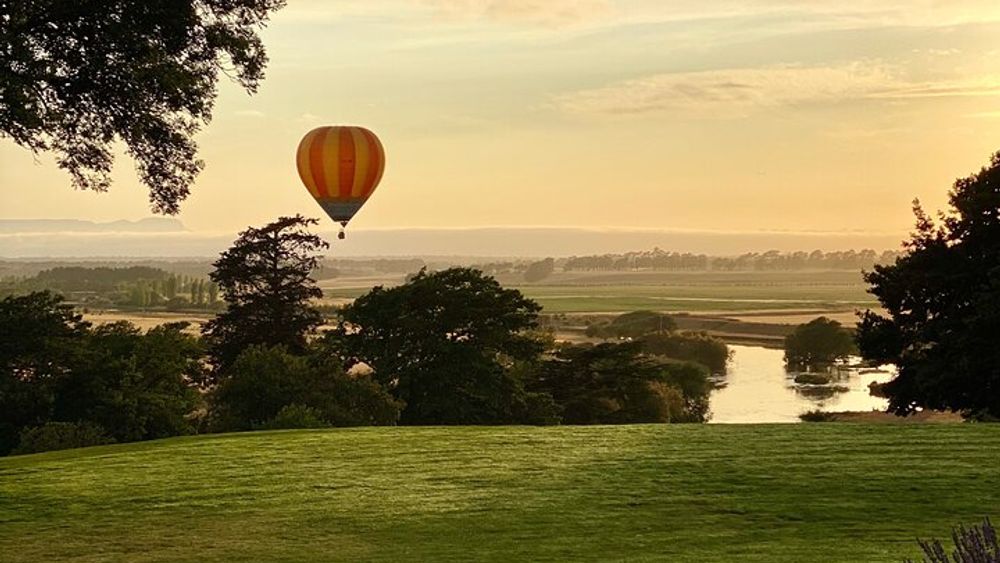 Sunrise Hot Air Ballooning over Northam & Avon Valley, Perth