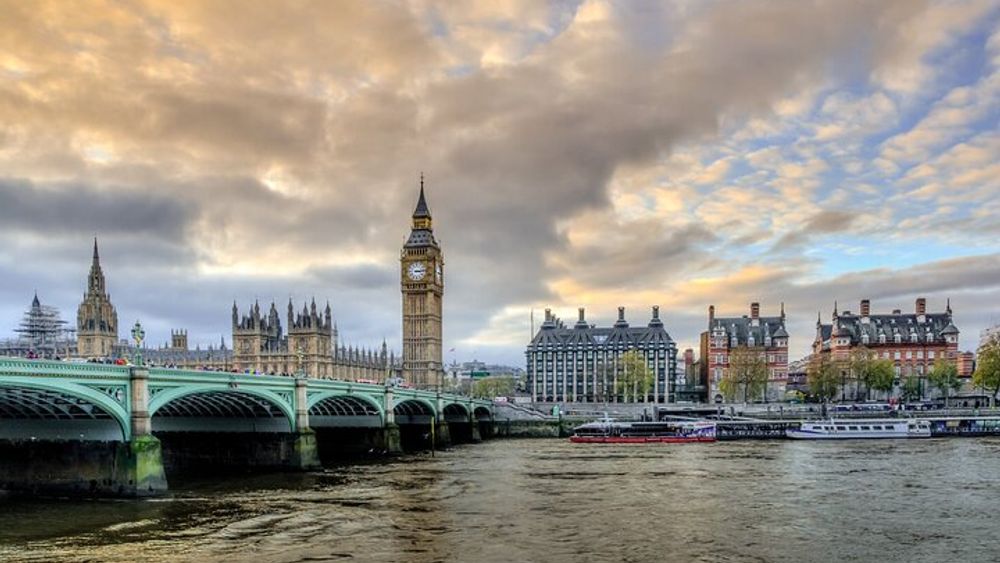 Small-Group 2-Hour World War II-Themed Walking Tour of London