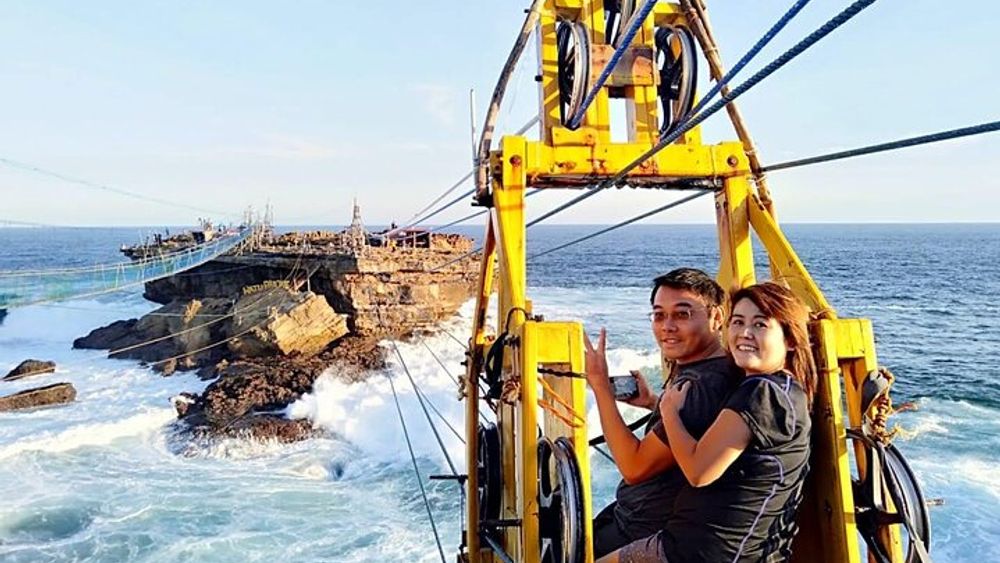 Timang Beach / Gondola ( Exciting adventure cross to Island )