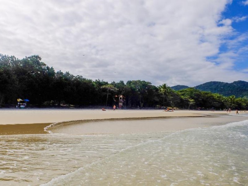 Shuttle to Lopes Mendes Beach