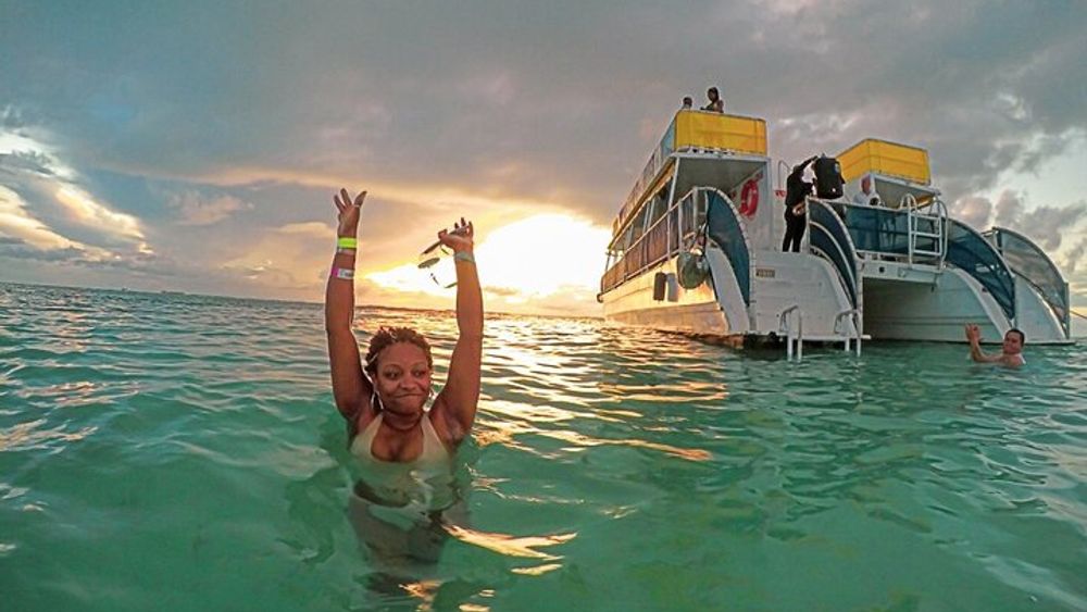 Isla Mujeres Sunset Cruise and Tour from Cancun