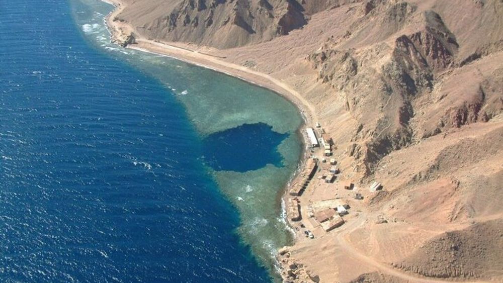 Sharm El Sheikh: Colored Canyon, Blue Hole & Dahab City Tour