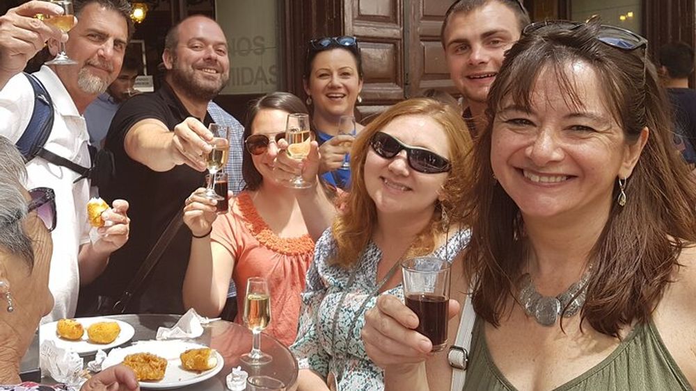 Tapas Walking Tour of Madrid with Drinks: Lunch or Dinner