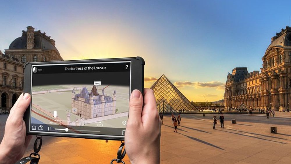 Paris City Tour with Seine River Cruise and Eiffel Tower Lunch