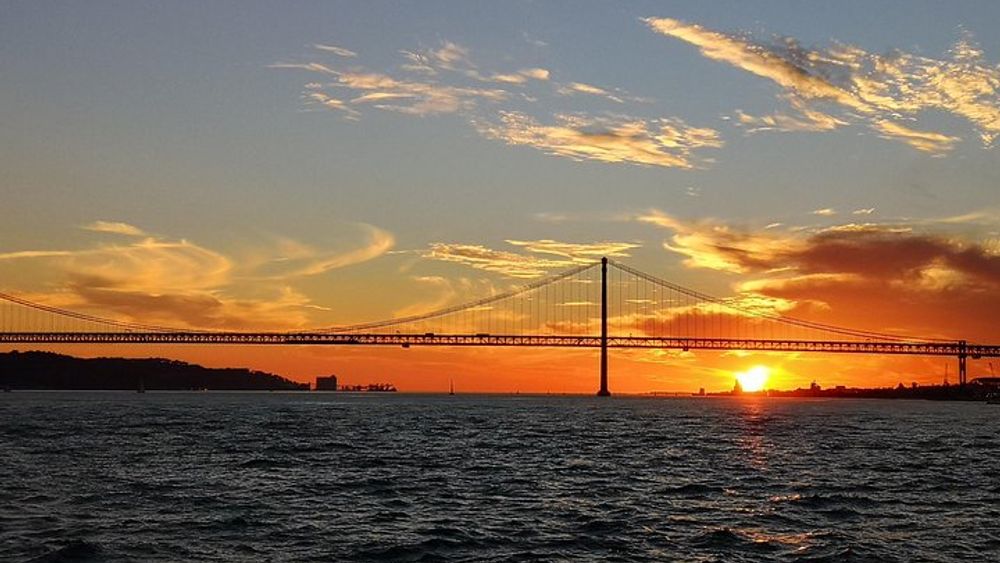 Sunset Sailing Tour in Lisbon on a Luxury Sailing Yacht