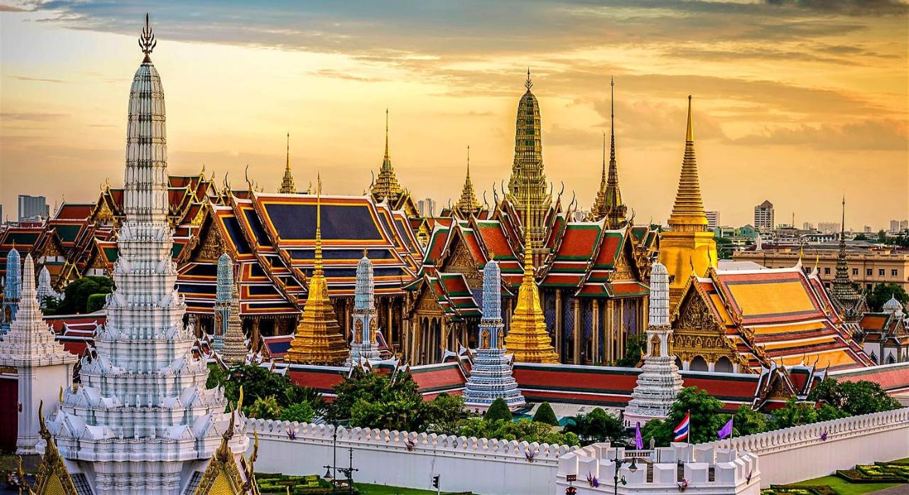 Grand Palace, Emerald Buddha & Reclining Buddha Morning Visit