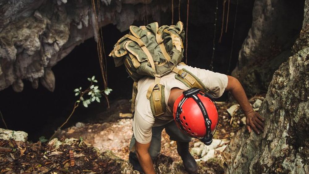 Crystal Cave, Blue Hole National Park Tour from San Ignacio