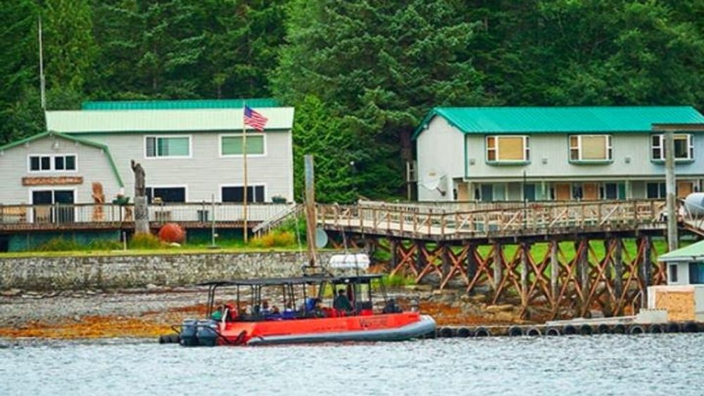 Ketchikan Boat Tour, Lodge Stop, Seafood Lunch and Port Pickup