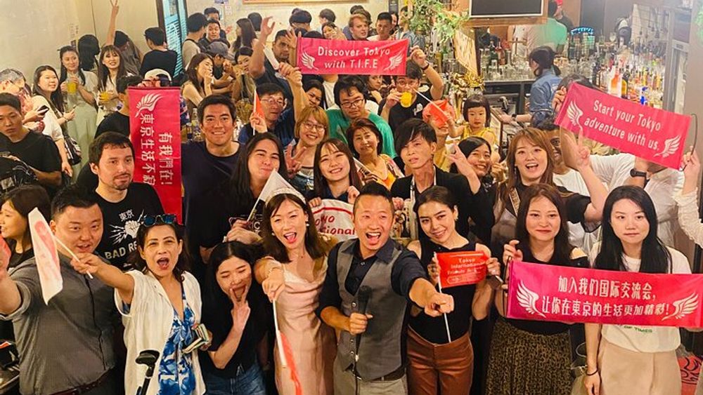 International Party Bar & Karaoke Experience in Ginza