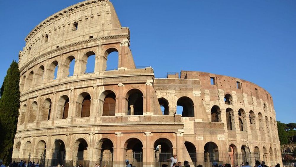 Colosseum Express Guided Tour with Access to Ancient Rome