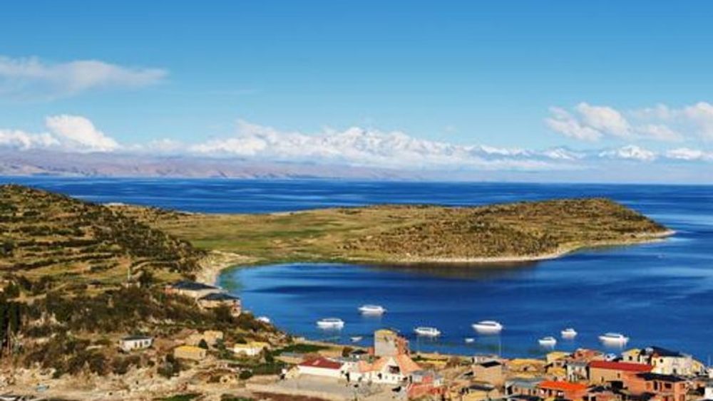 Sun Island & Titicaca Lake with catamaran from Puno