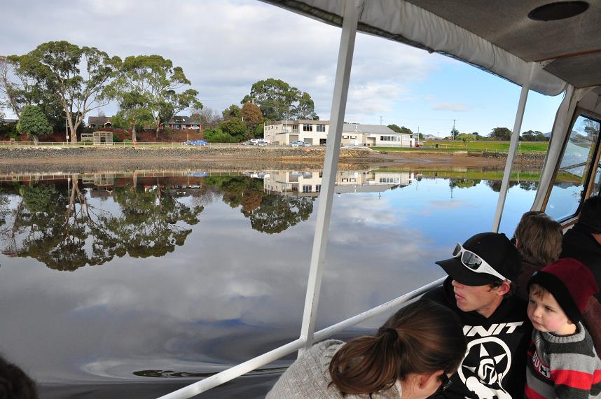 Leven River Picnic Cruise and Land Tour