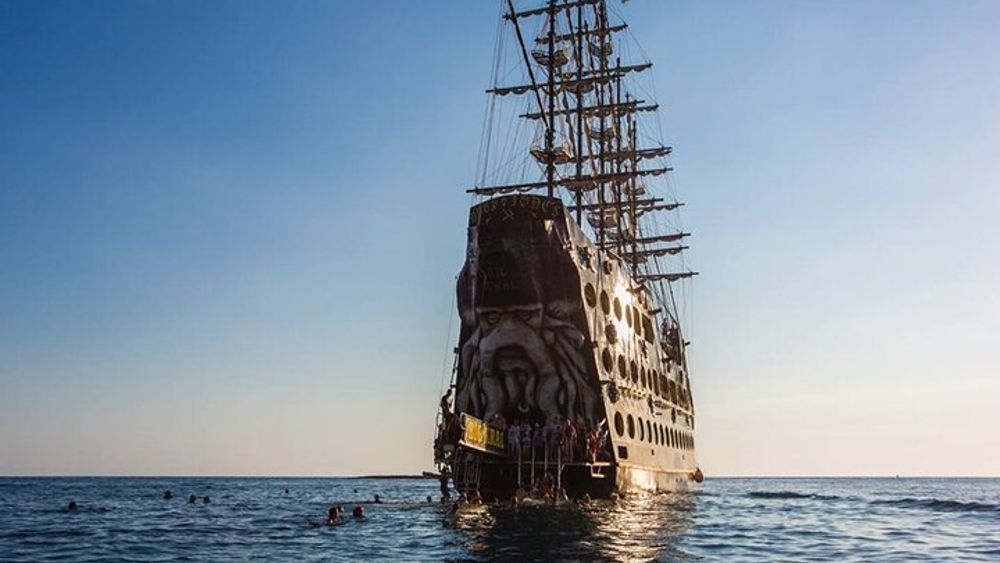 All-inclusive Big Kral Pirate Boat Trip in Alanya
