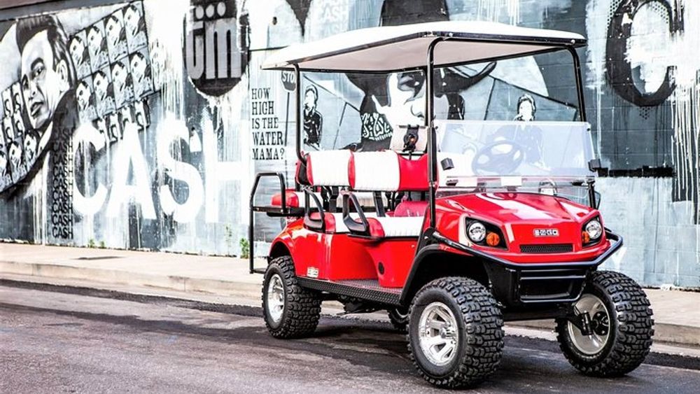 A small-group, three-in-one Nashville tour by golf cart