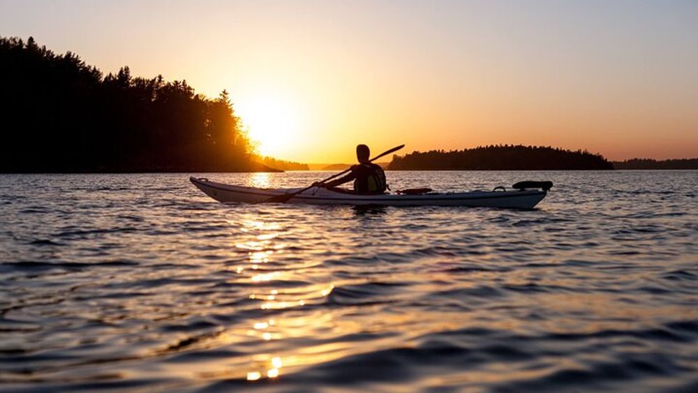 Short Stockholm Sunset Archipelago Kayak Trip