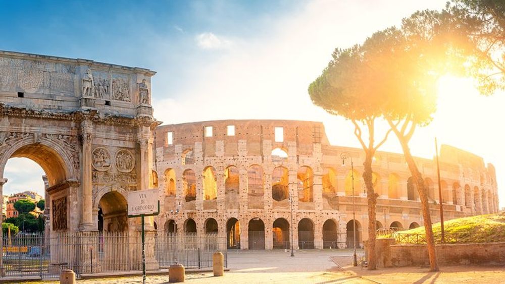 Rome Early Morning Colosseum and Forum Group Tour