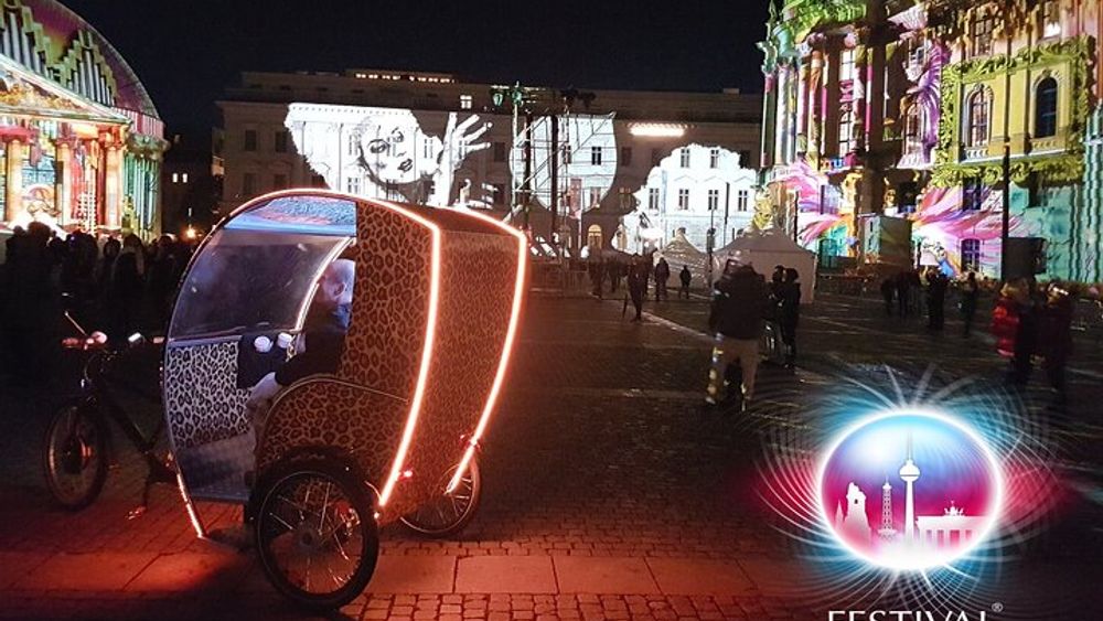 Berlin Rickshaw Sightseeing Tour at Night