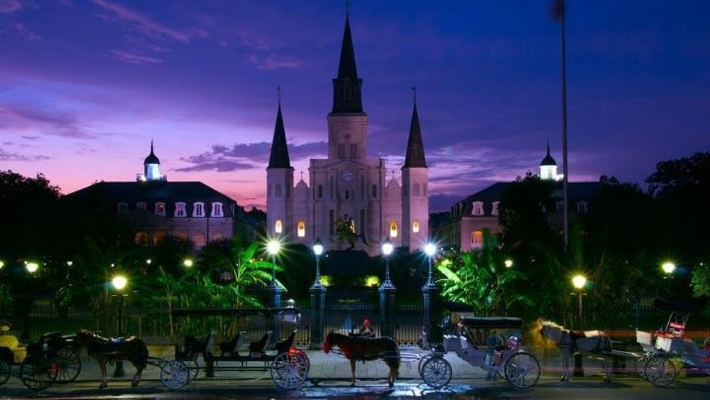 Oak Alley Plantation and New Orleans City Tour