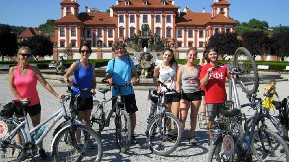 Prague: 3-hour River & Park Bike Tour to Troja Chateau