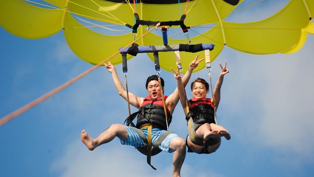 Maunalua Bay Higher Flyer Parasailing Adventure