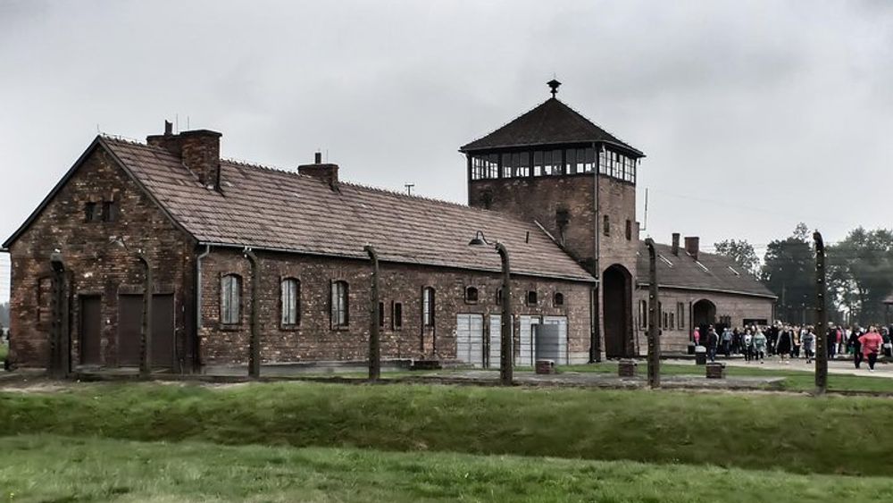 Auschwitz & Birkenau Small Group Live Guided Tour with Hotel Pick Up Transport