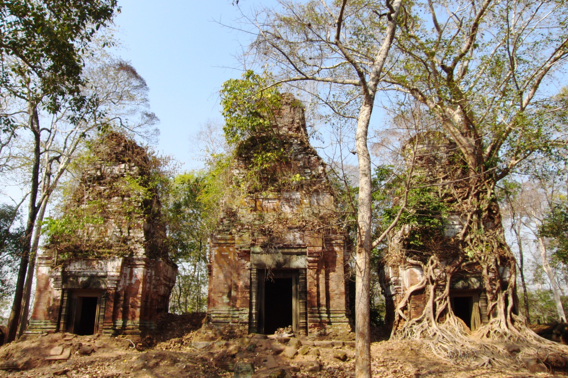 Koh ker and Beng Mealea Temple Tour