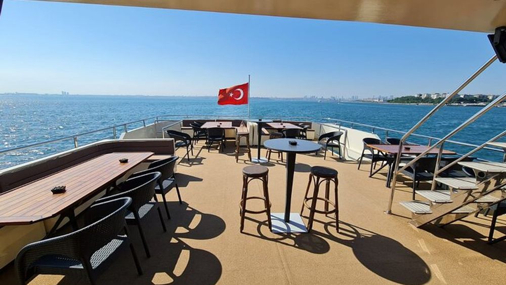 Istanbul Lunch Cruise: Long Bosphorus Circuit with Black Sea