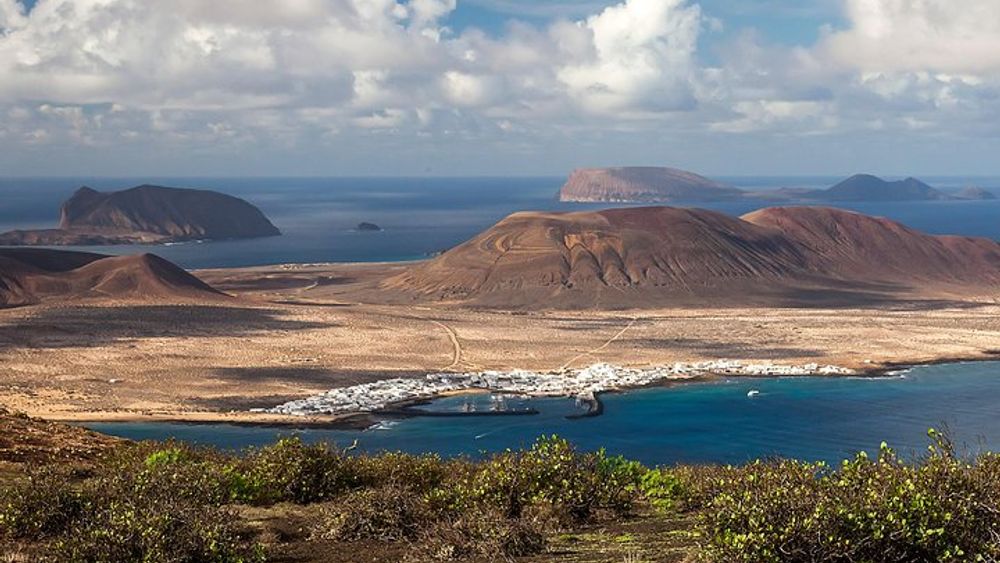 Lanzarote to La Graciosa Ferry Ticket with Bus Transfers