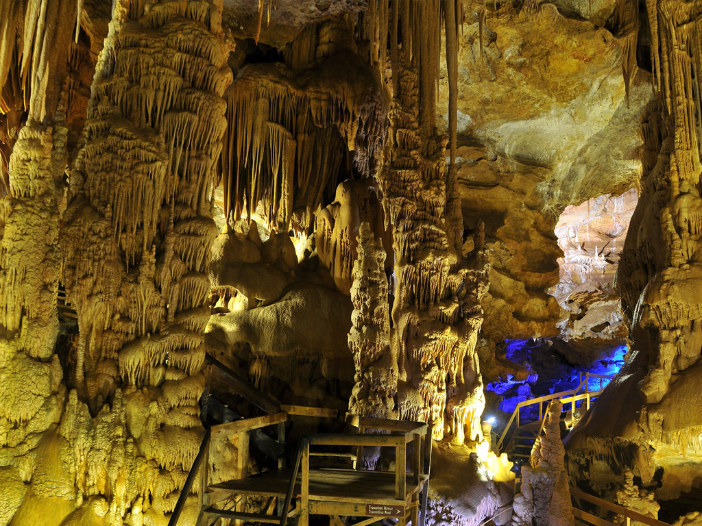Private Karaca Cave & Limni Lake Tour