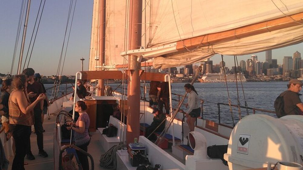 Evening Colors Sunset Sail Tour in Seattle