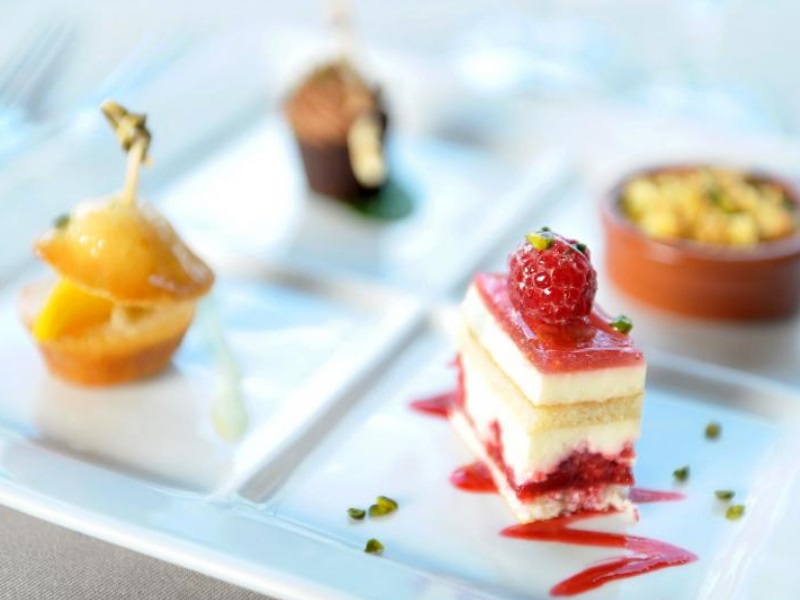 Paris Seine River Dinner Cruise incl Champagne