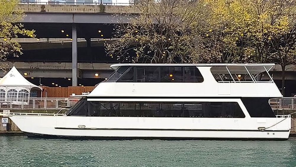 Chicago Skyline Tiki Bar Cruise from Chicago Riverwalk
